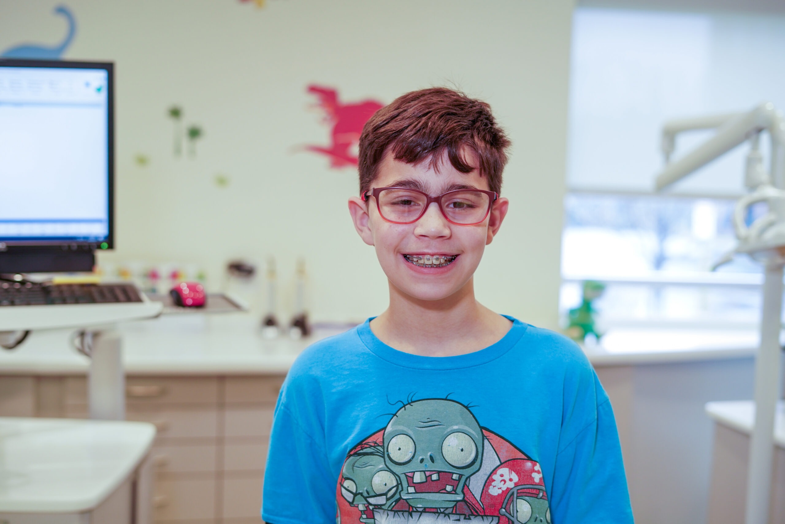 At Elm Tree Orthodontics we are glad to share the benefits of two-phase treatment, what it is and how it helps many young patients.