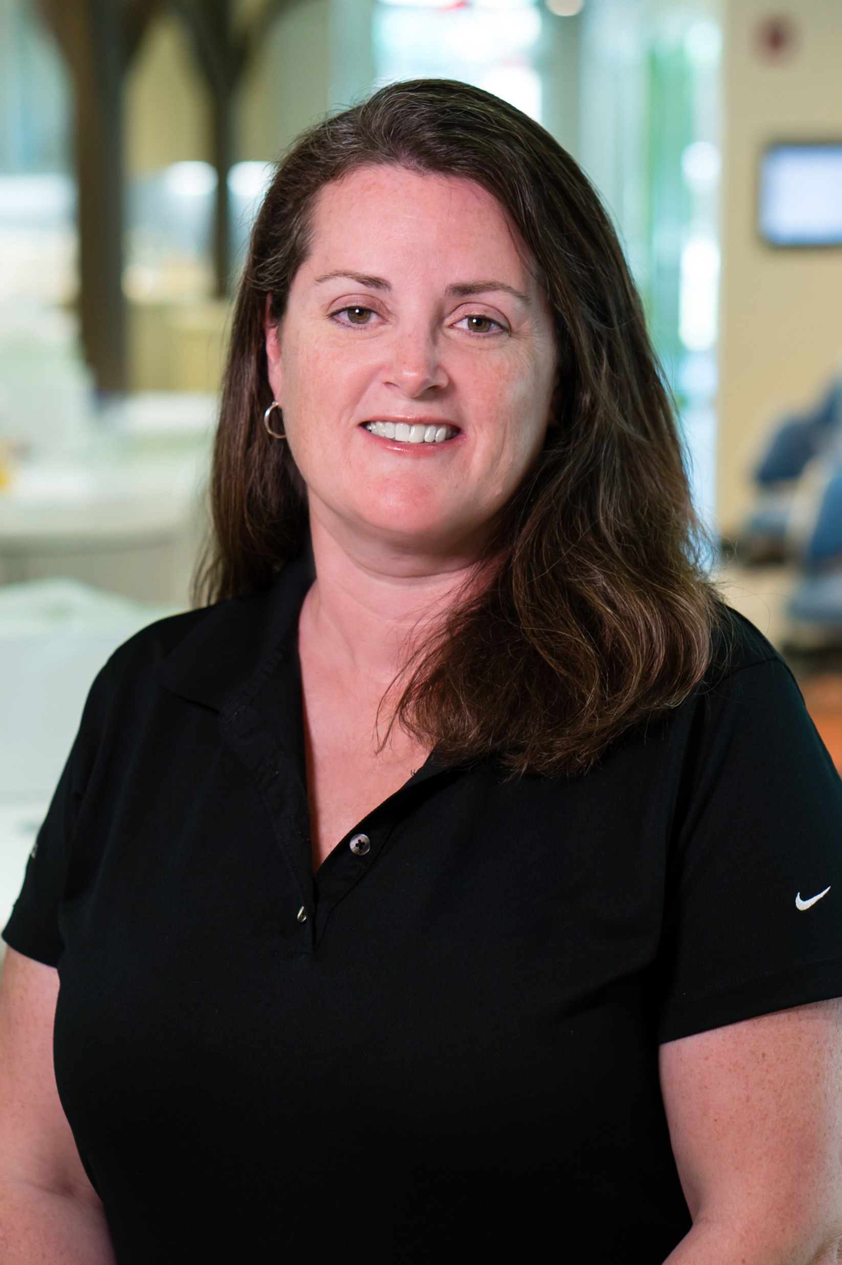 2025-11-05_Elm Tree_Editing out previous logo from headshots_Diane_CG